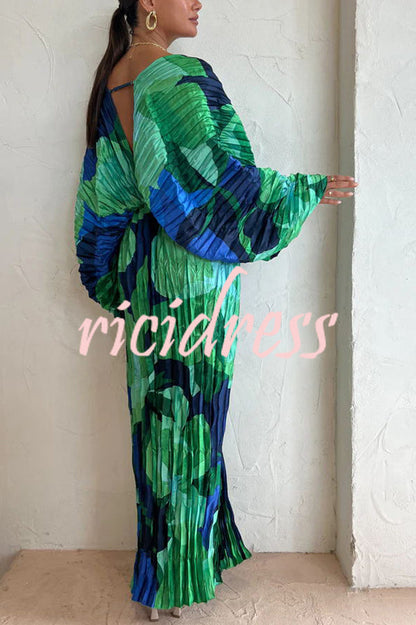Women's green abstract print maxi dress with V-neck, kimono sleeves and front split