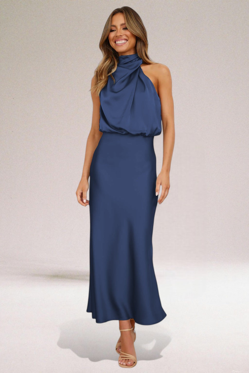 Vestido largo halter drapeado de mujer sin mangas y ajustado