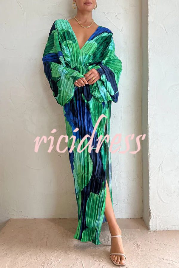 Women's green abstract print maxi dress with V-neck, kimono sleeves and front split