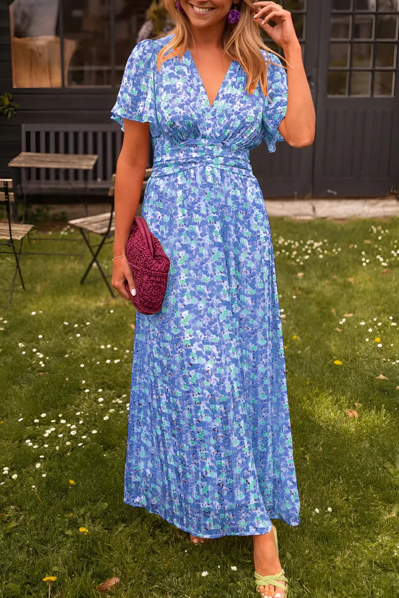 Women's floral maxi dress with V-neckline, short sleeves and defined waist