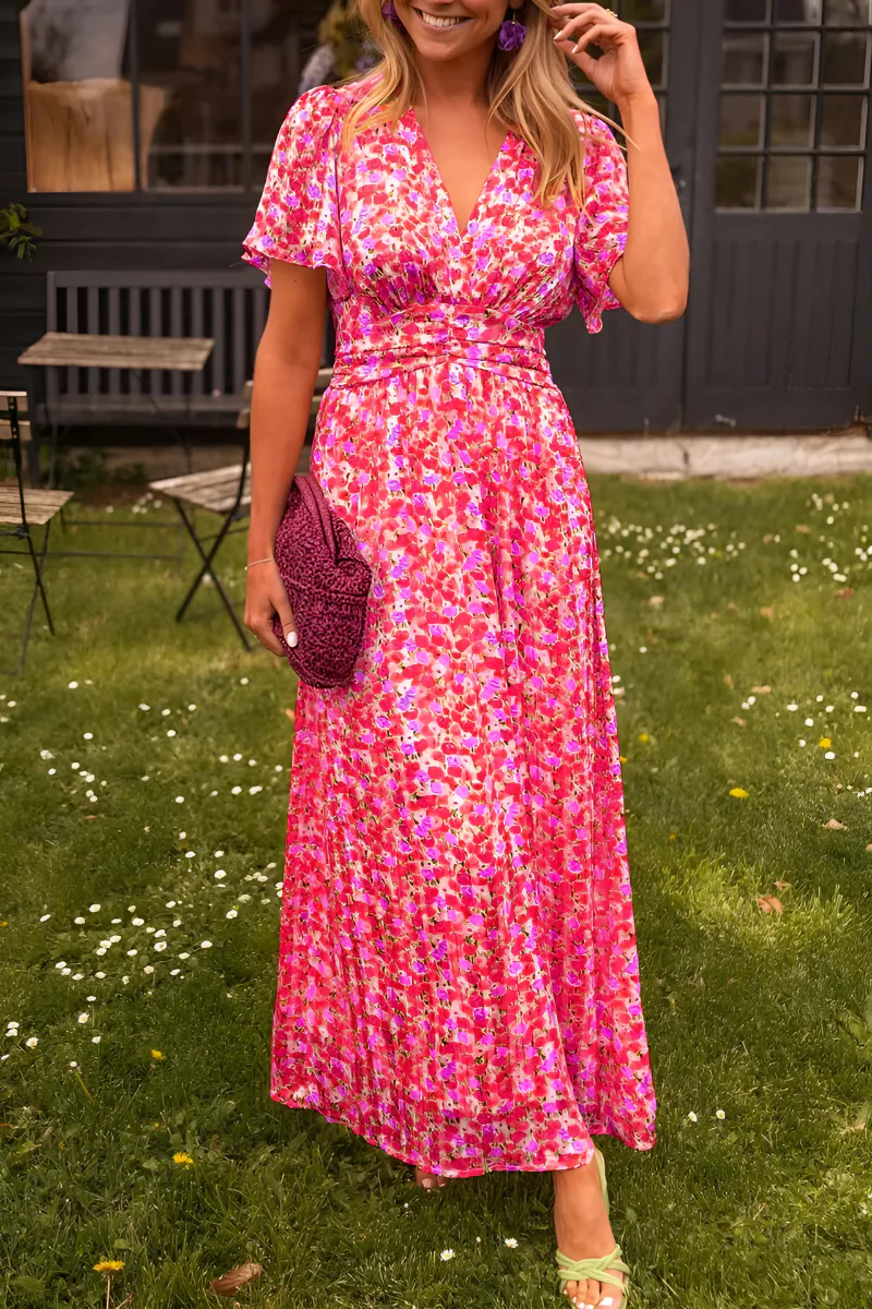 Women's floral maxi dress with V-neckline, short sleeves and defined waist