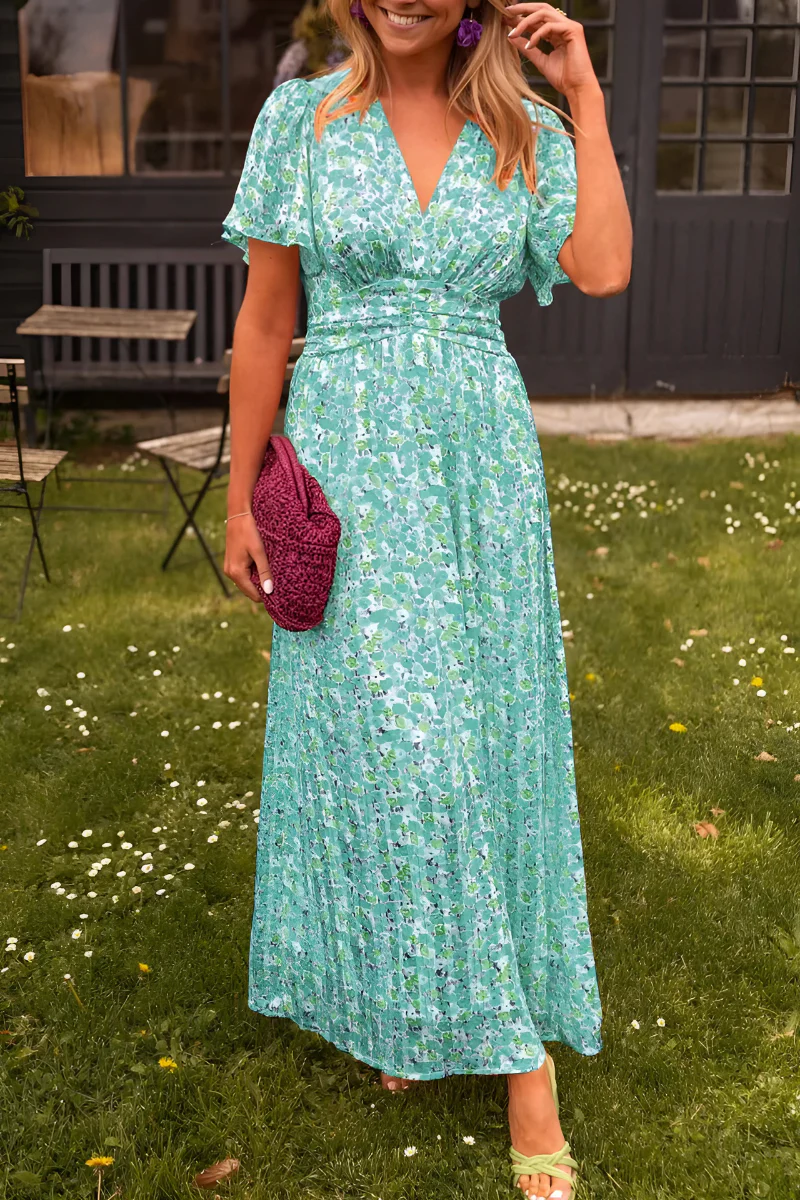 Women's floral maxi dress with V-neckline, short sleeves and defined waist