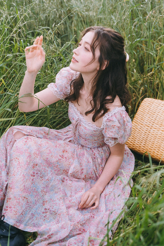Vestido largo rosa de flores de mujer con escote cuadrado y mangas abullonadas