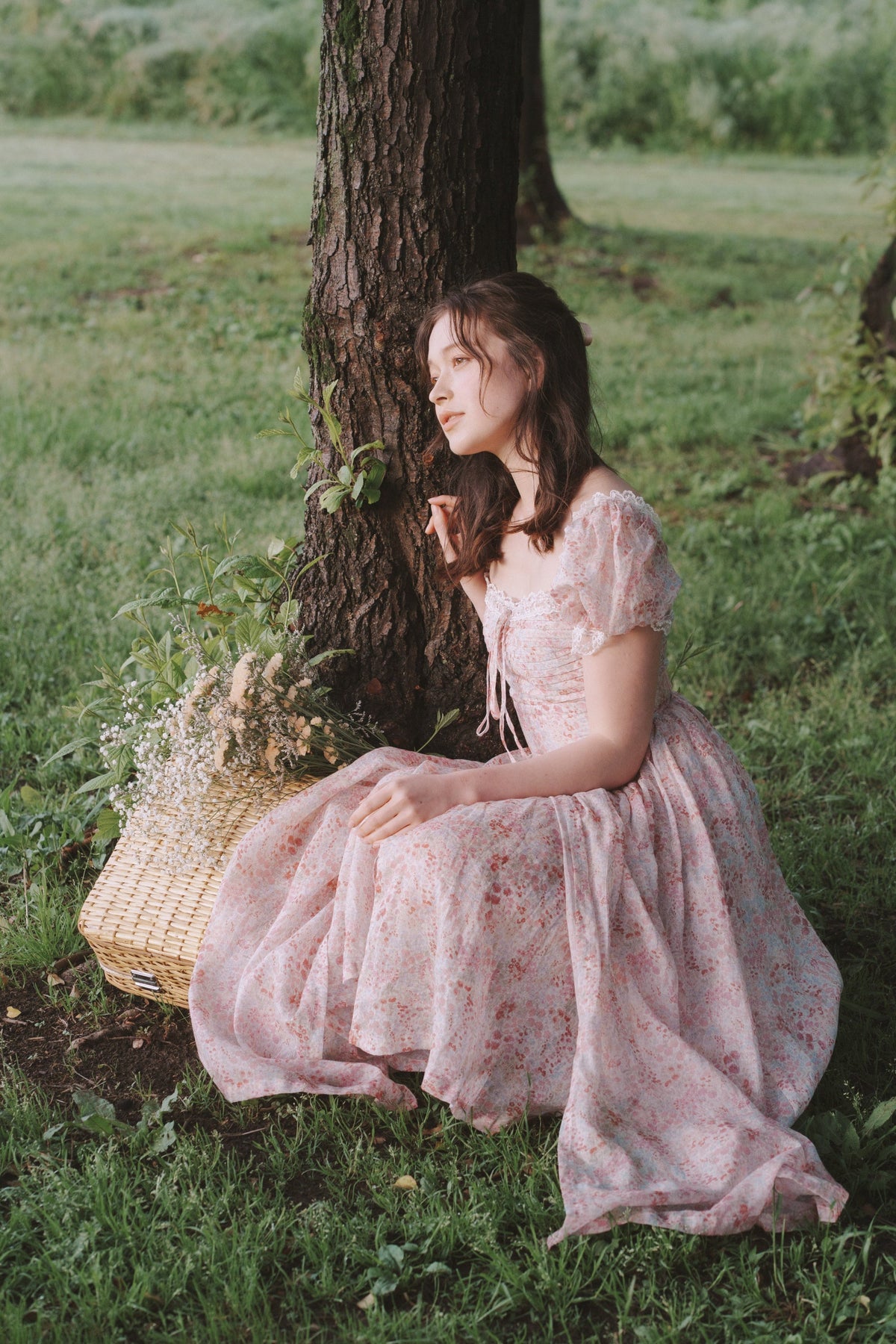 Vestido largo rosa de flores de mujer con escote cuadrado y mangas abullonadas