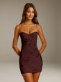 Vestido corto de mujer con escote corazón y apliques de flores