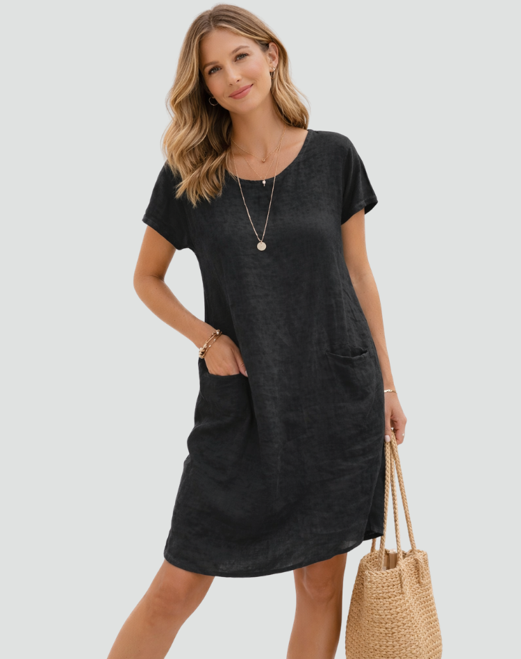 Women's loose short-sleeve mini dress with round neckline and front pockets