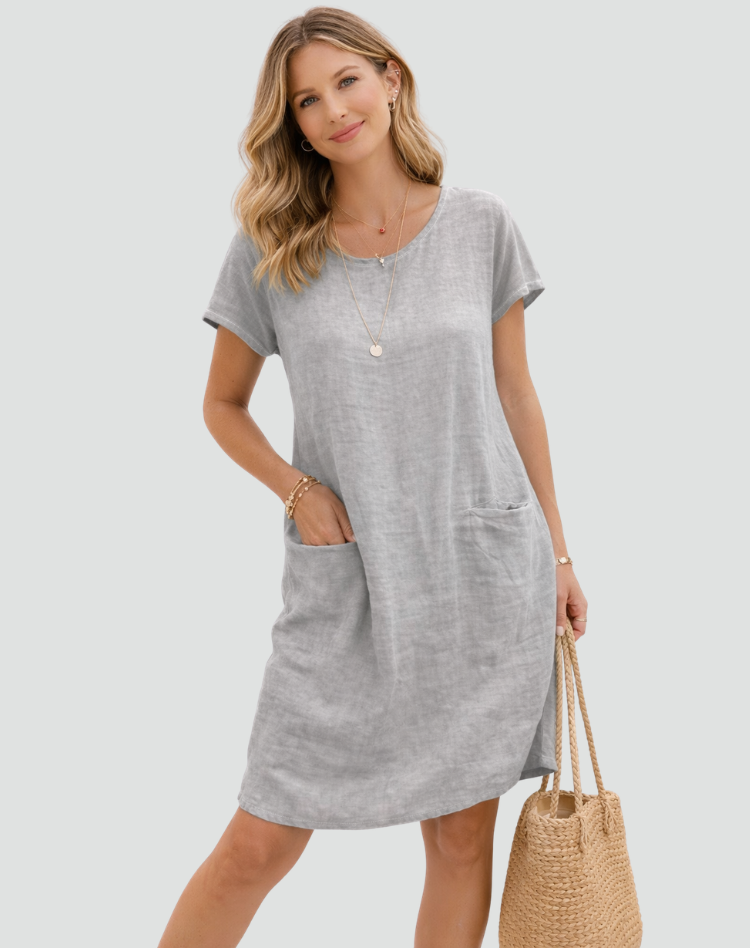 Women's loose short-sleeve mini dress with round neckline and front pockets