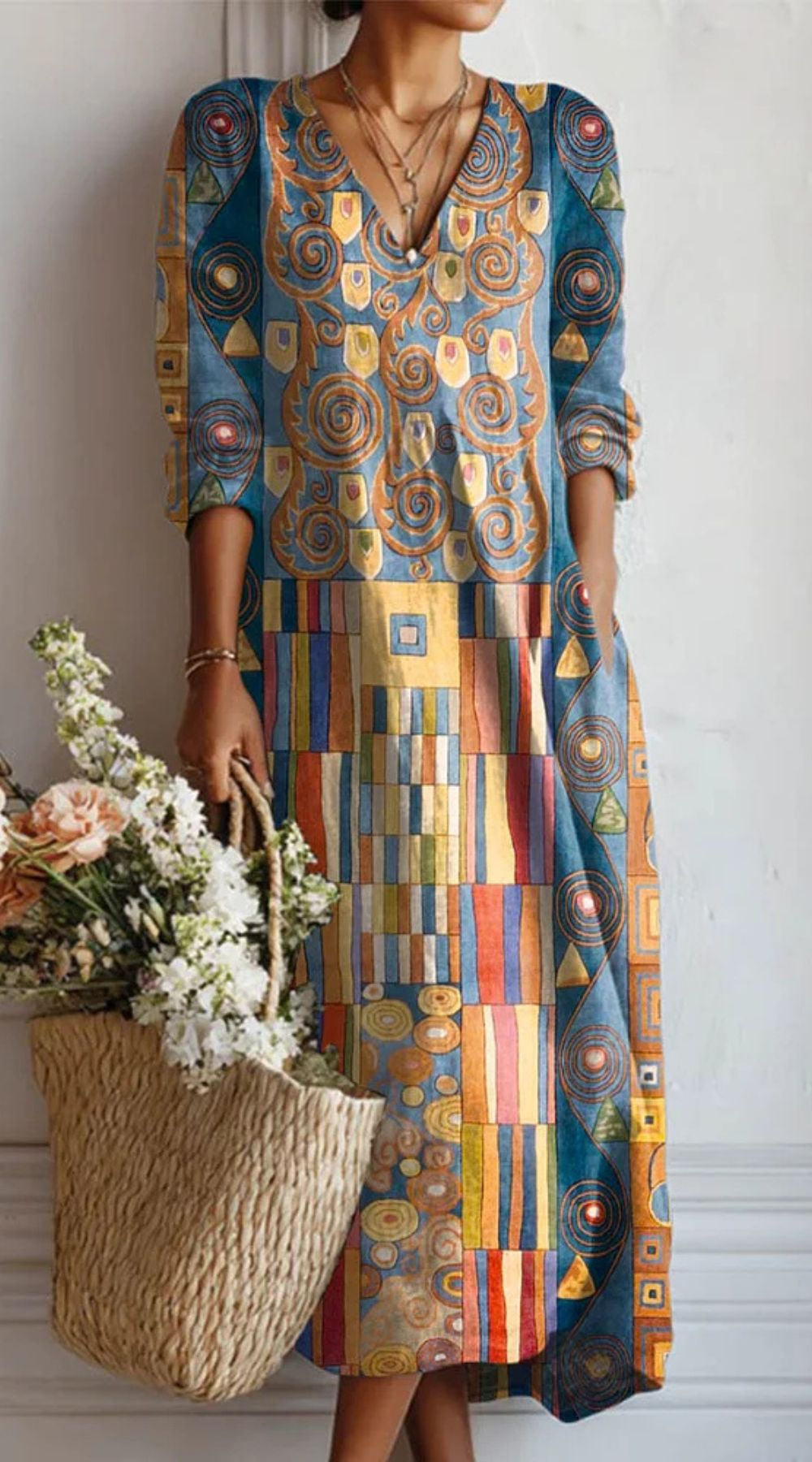 Women's floral midi dress with V-neckline and three-quarter sleeves