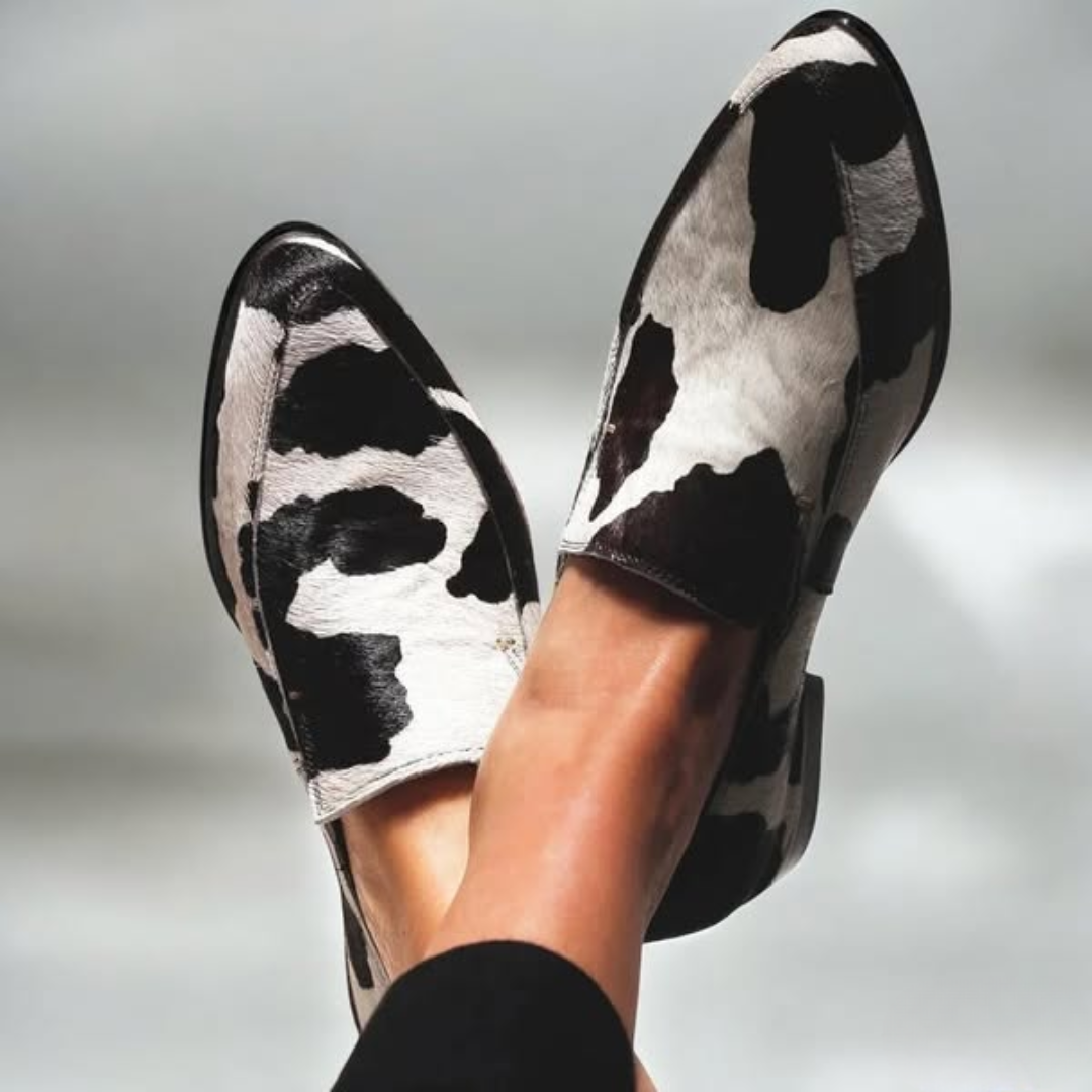 Women's Comfort Low-Heel Pointed-Toe Loafers — Walking in Black