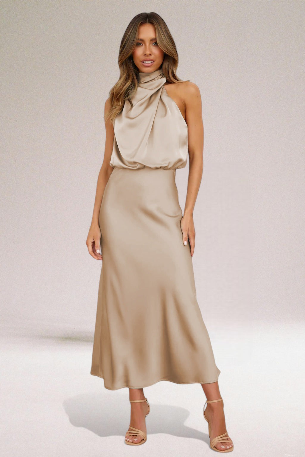 Vestido largo halter drapeado de mujer sin mangas y ajustado