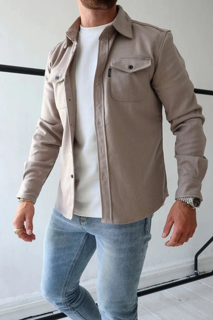 Men's long-sleeve button-up overshirt with two flap chest pockets