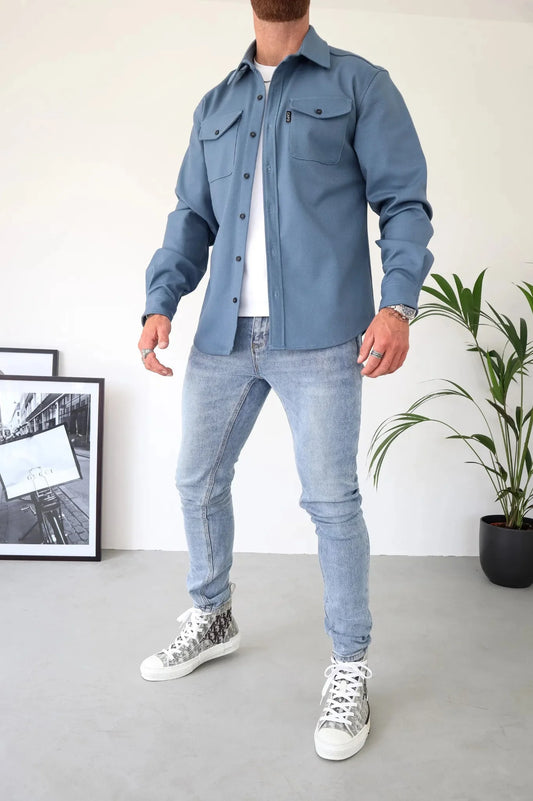 Men's long-sleeve button-up overshirt with two flap chest pockets