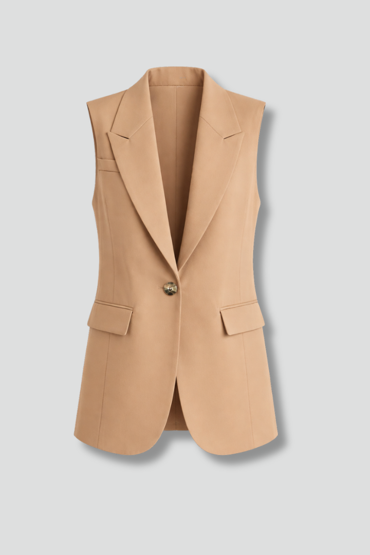 Women's sleeveless notched lapel blazer with button fastening and flap pockets