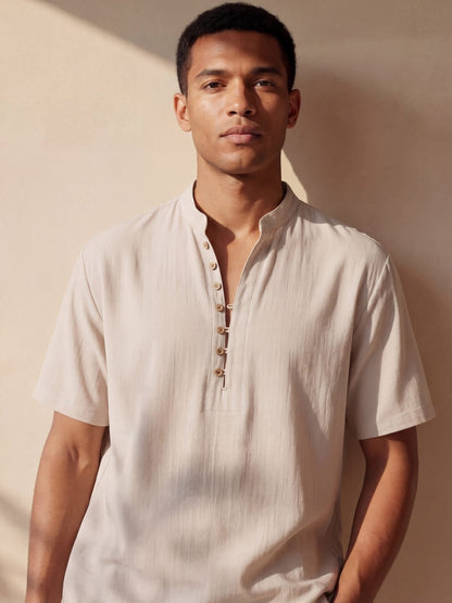 Men's short sleeve mandarin collar shirt with button placket