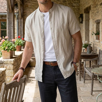 Men's short sleeve Mandarin collar shirt with button front and curved hem