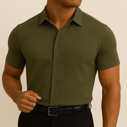 Men's short-sleeve slim fit shirt with pointed collar and button front