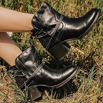 Women's Comfort Lace-Up Block-Heel Western Boots — Casual